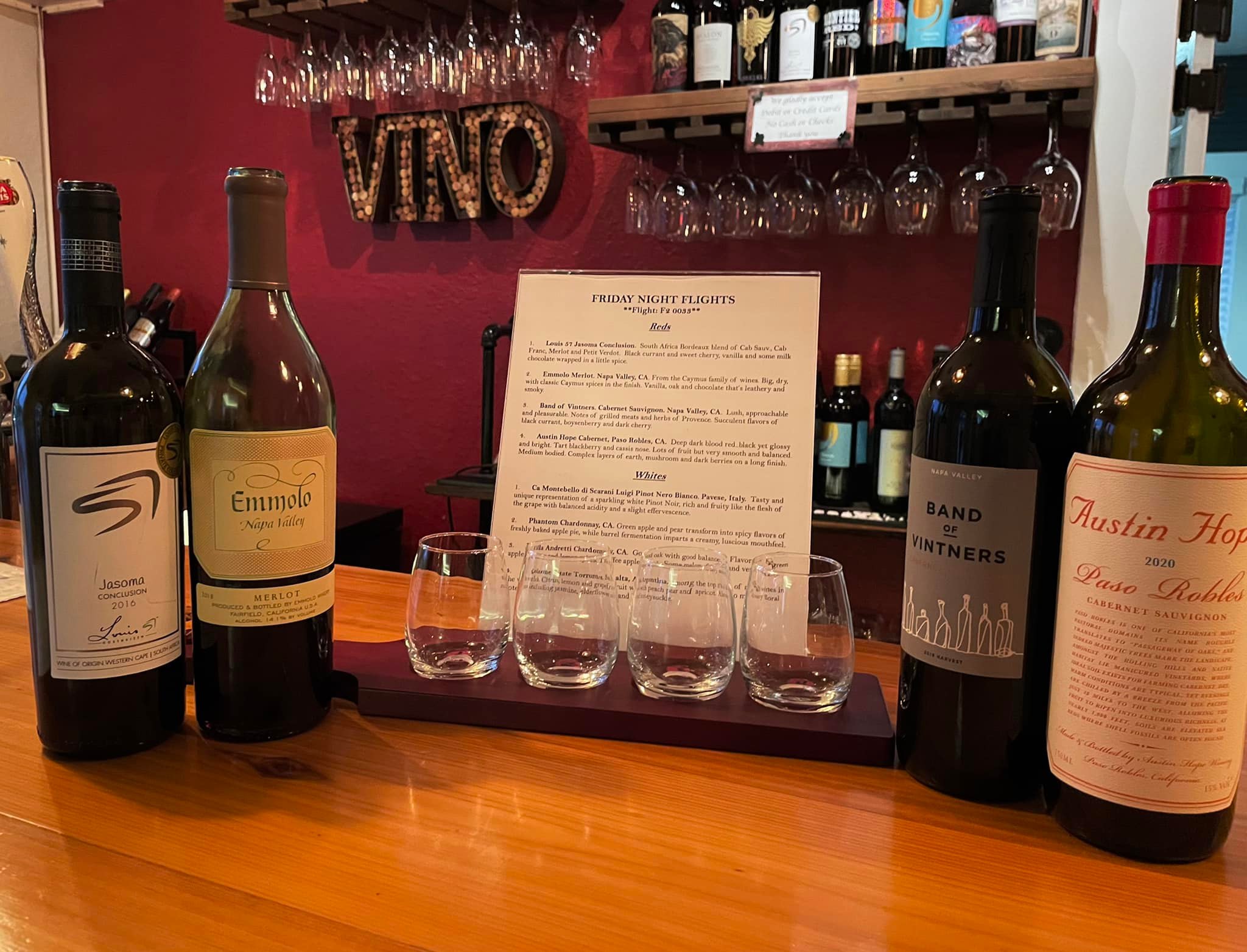 The crimson lounge cam