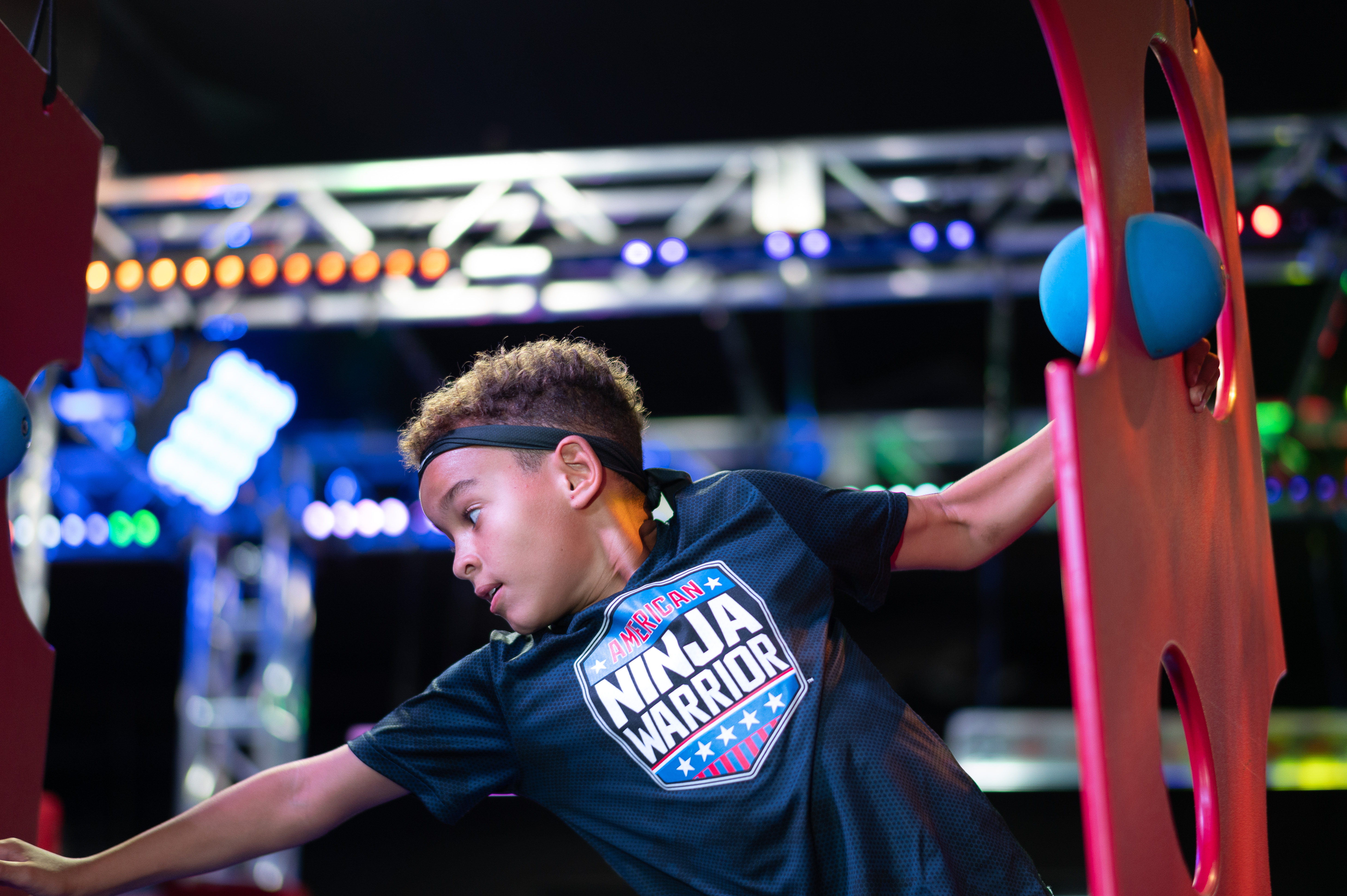 What if there was an American Ninja Warrior waterpark? - American