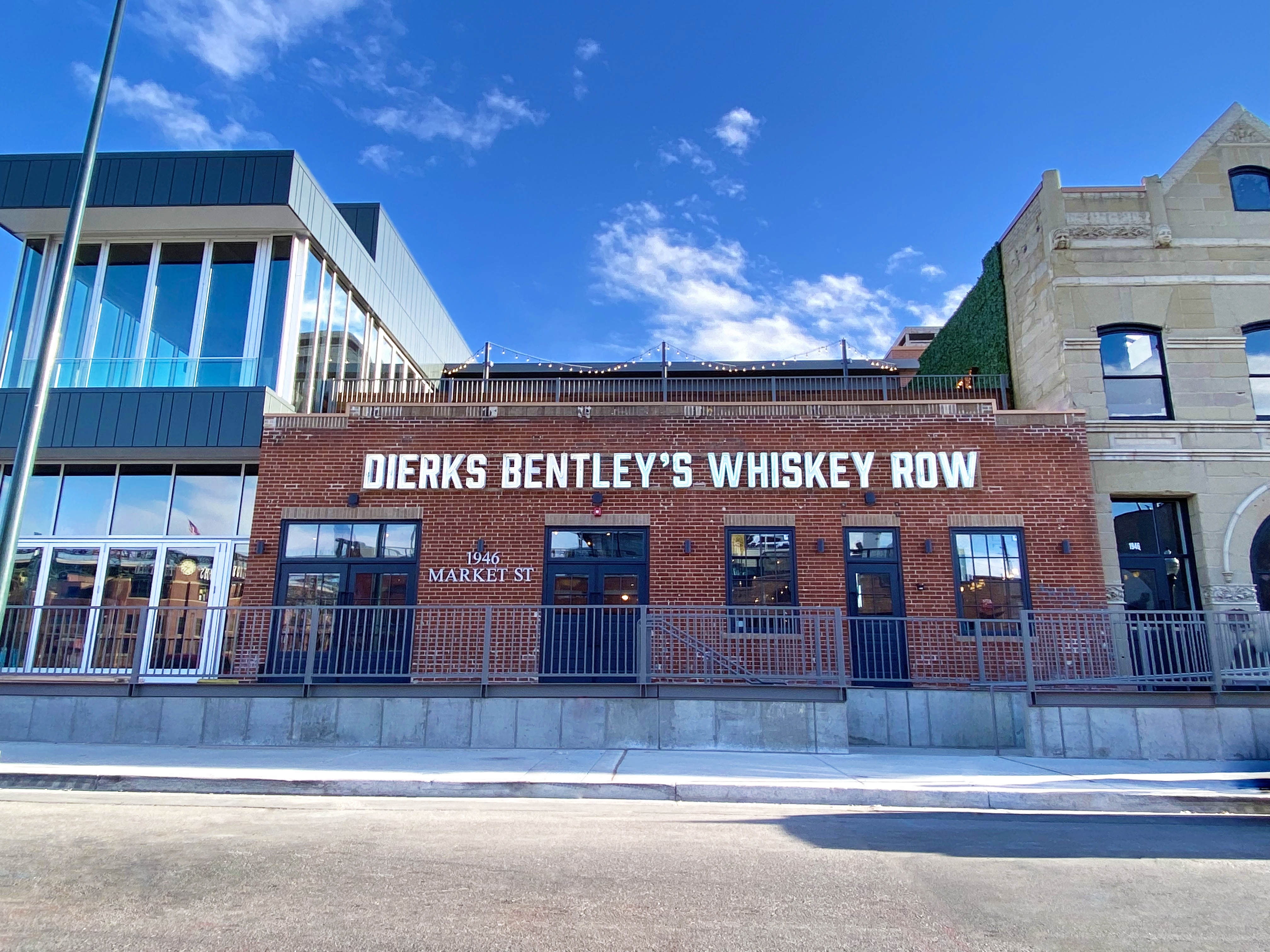 Dierks Bentleys Whiskey Row