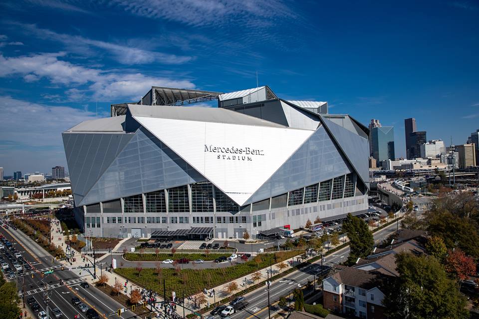 Design: Mercedes-Benz Stadium –