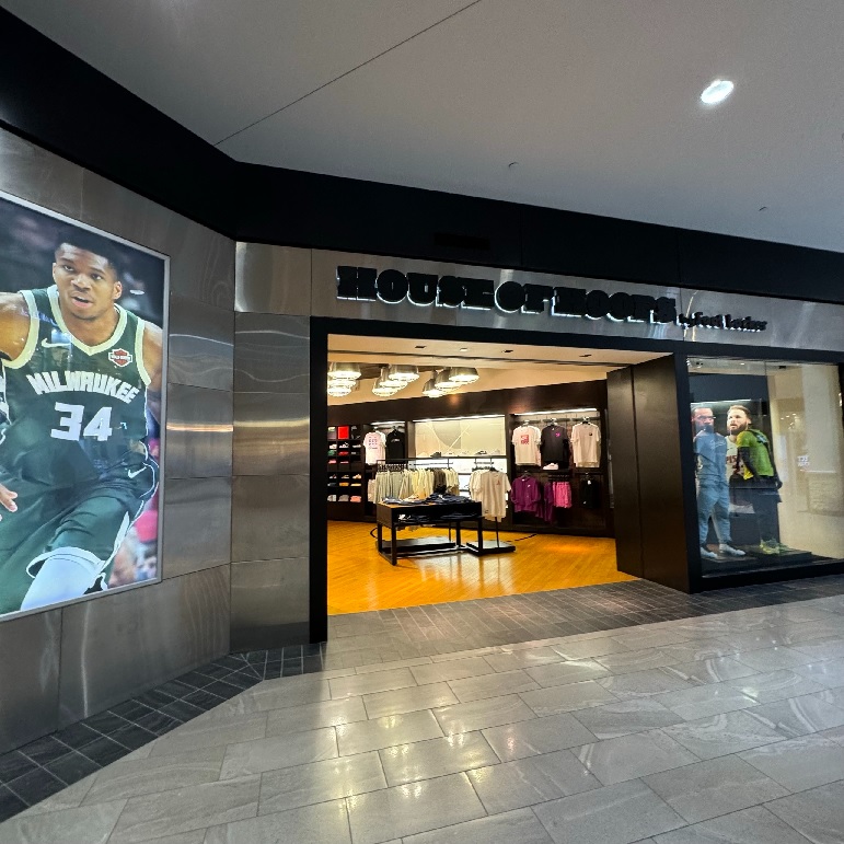 foot locker in the oak court mall