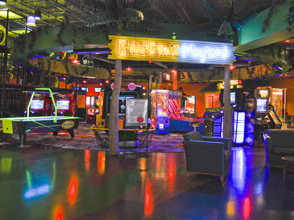 Crazy Pinz, Bowling, Food, Arcade