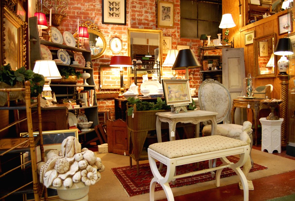 Outlet antiques