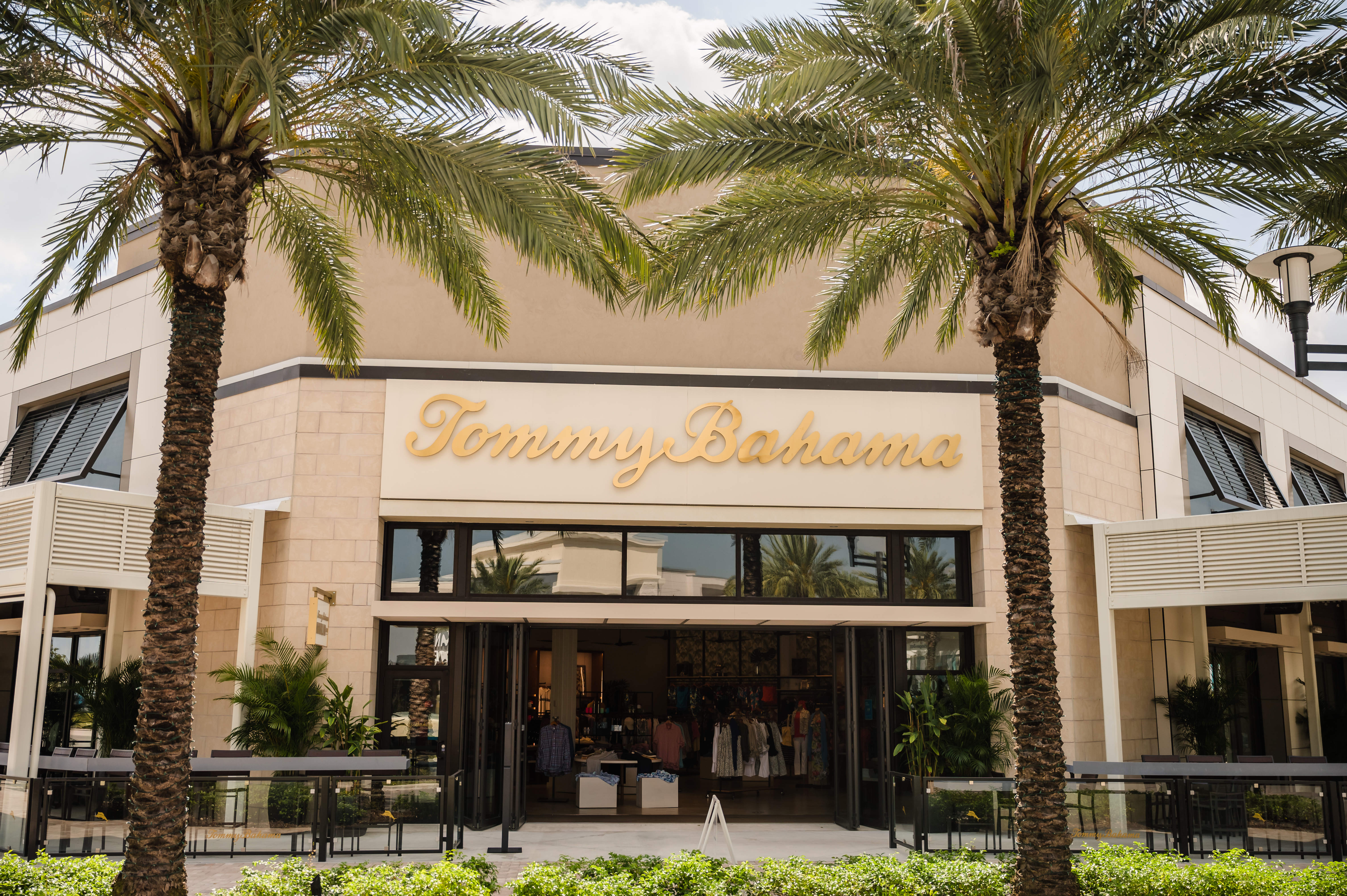 Tommy Bahama Restaurants & Marlin Bars