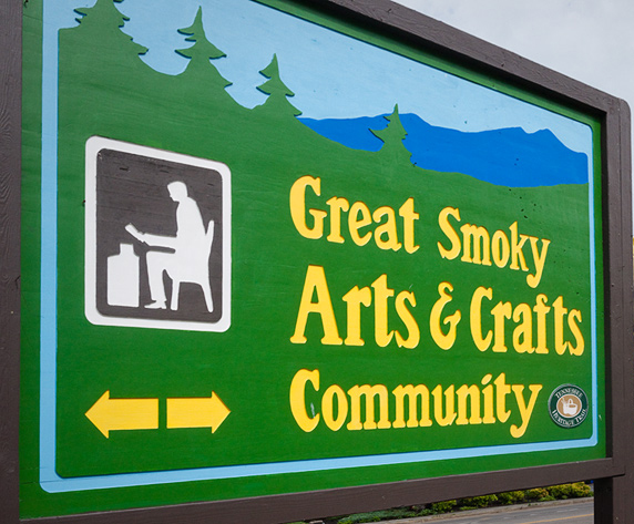 Gatlinburg Arts & Crafts Community: Activities, History & Information