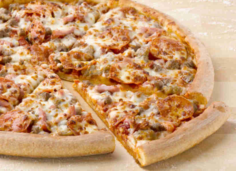 Two Knoxville Papa John's pizza makers to compete in Papa John's