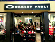 oakley vault website