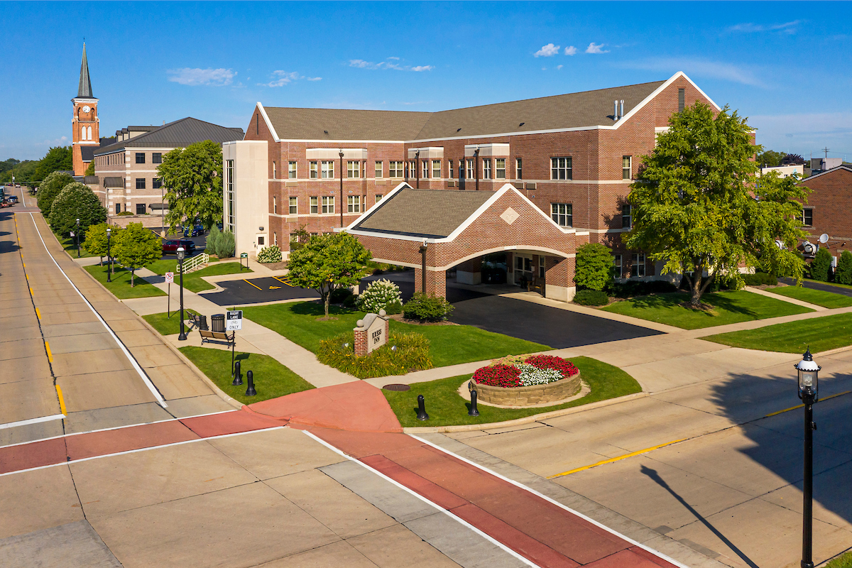 Couple ensure Wedding Day Plans include Dance Marathon – Children's Miracle  Network Hospitals, image size:1200x800