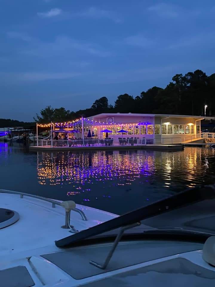 pine cove marina restaurant