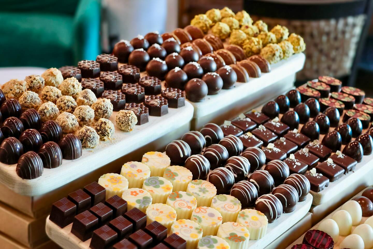 C104 メリュメリュオーロラセット chocolate shop LaRue Fine Chocolate