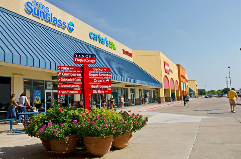 Tanger Sets Outlet Center by the Texas Motor Speedway – WWD