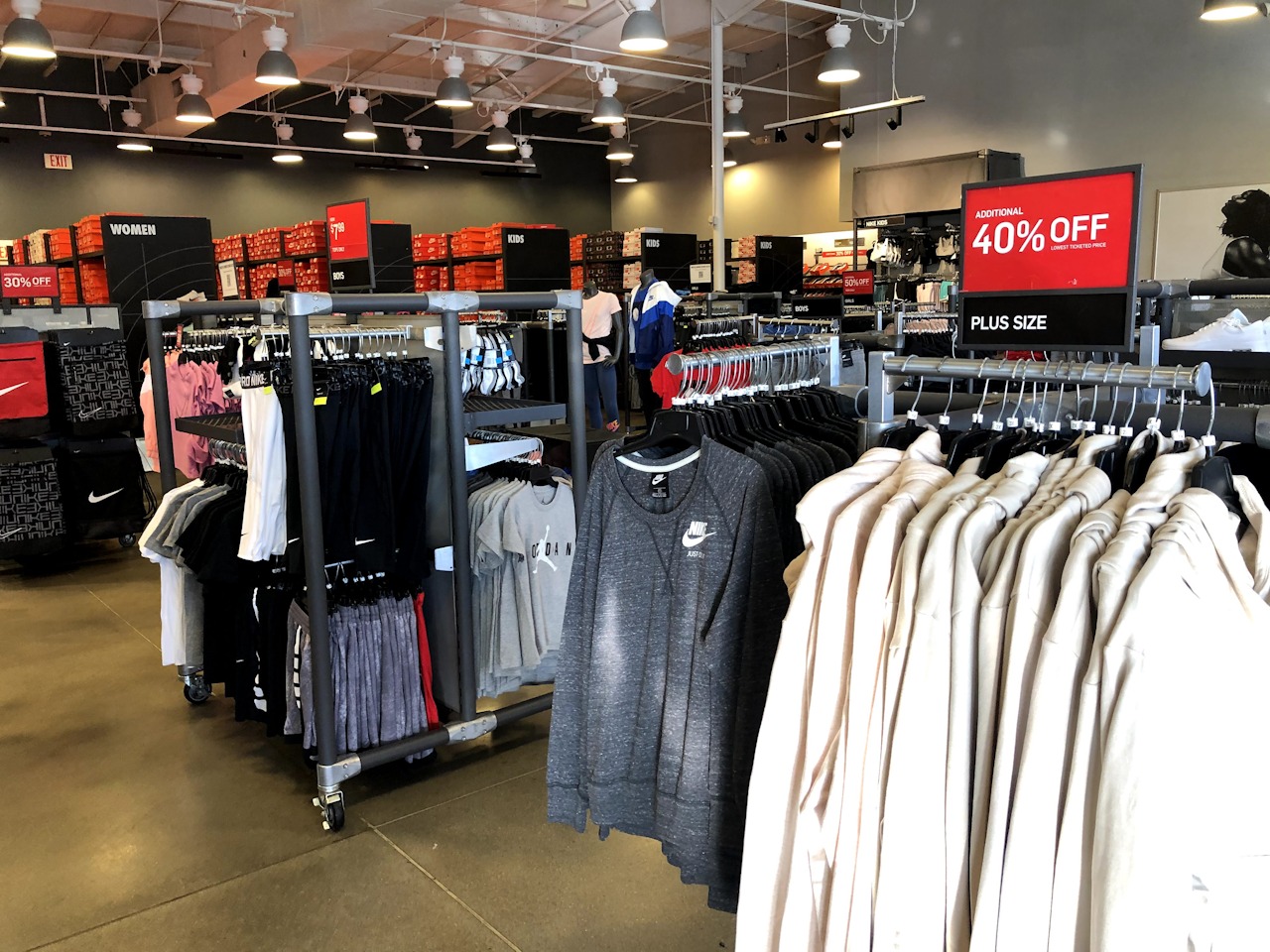 nike factory outlet lakeside