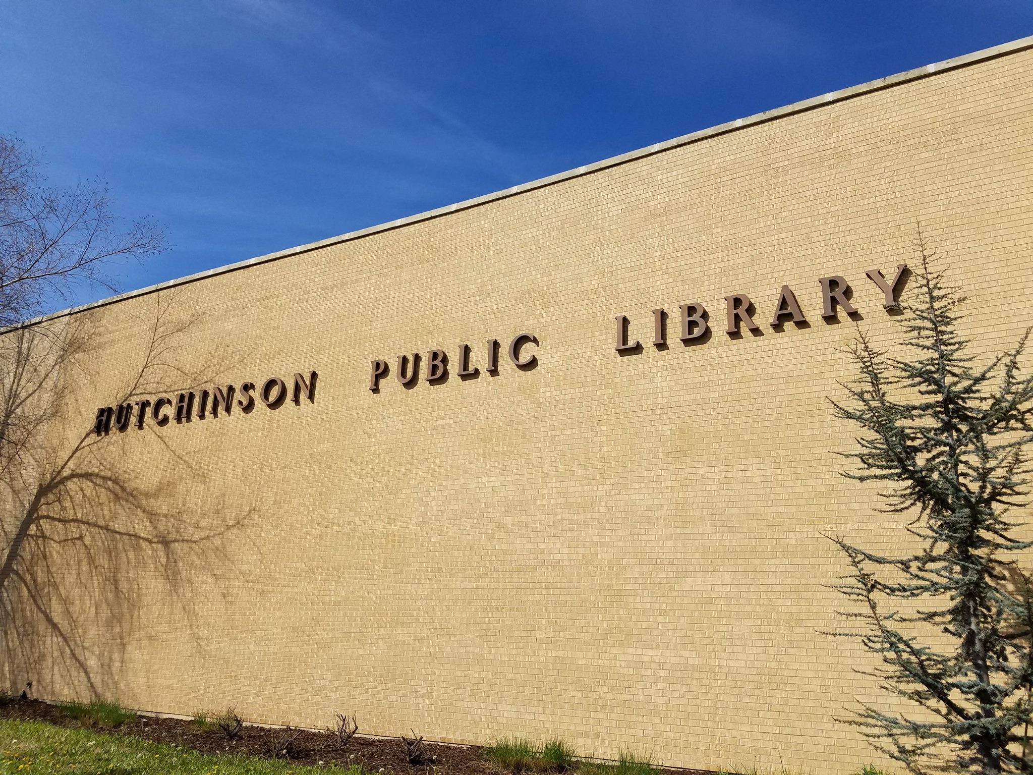 Hutchinson Public Library - Hutchinson KS, 67501