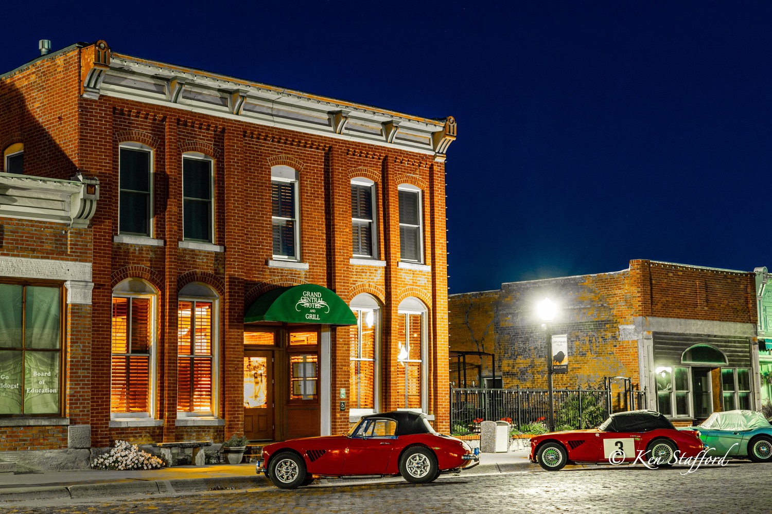 Grand Central Hotel & Grill - Cottonwood Falls KS, 66845