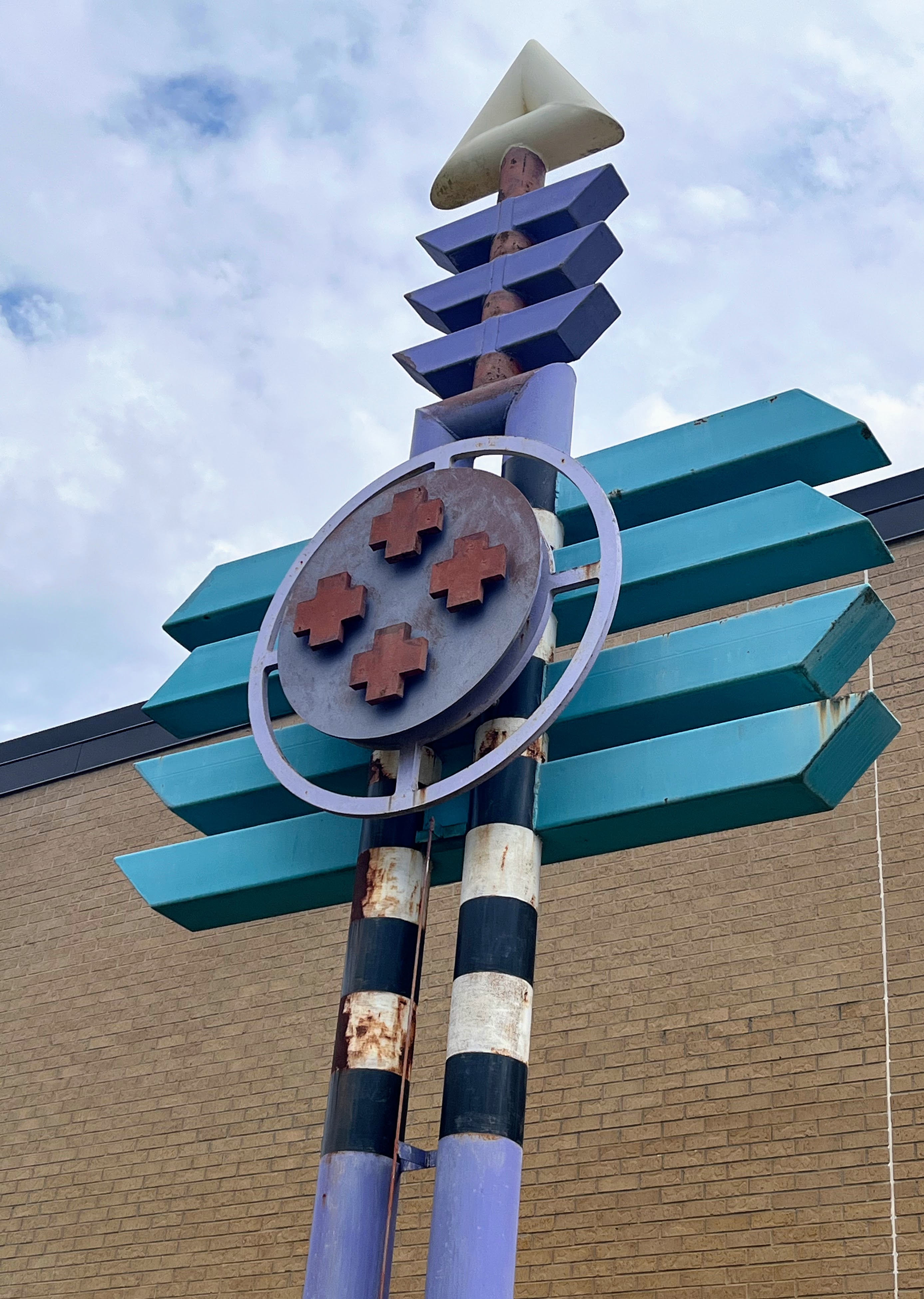 Medicine Wheel Totem Pole by Doug Coffin - Lawrence KS, 66046