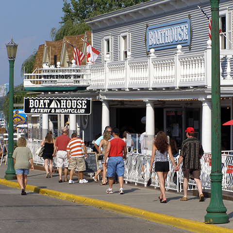Boathouse Bar & Grill | Shores & Islands Ohio