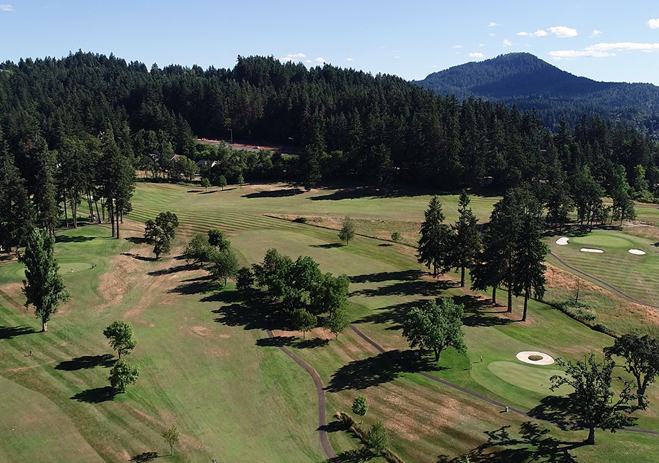 Laurelwood Golf Course, Eugene, Oregon Golf course information and