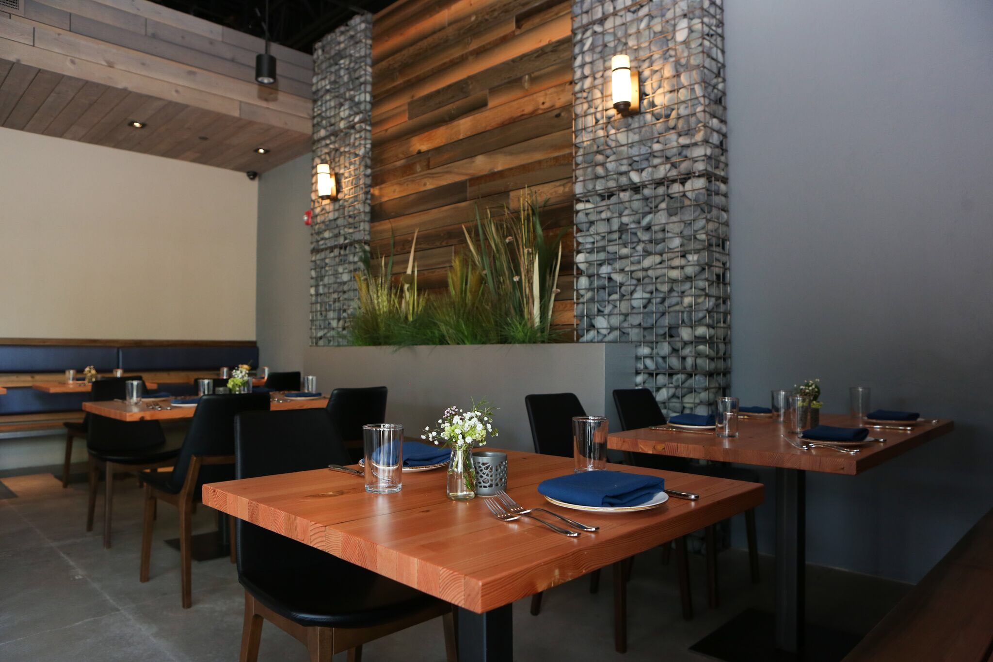 Blu Mist Restaurant And Bar