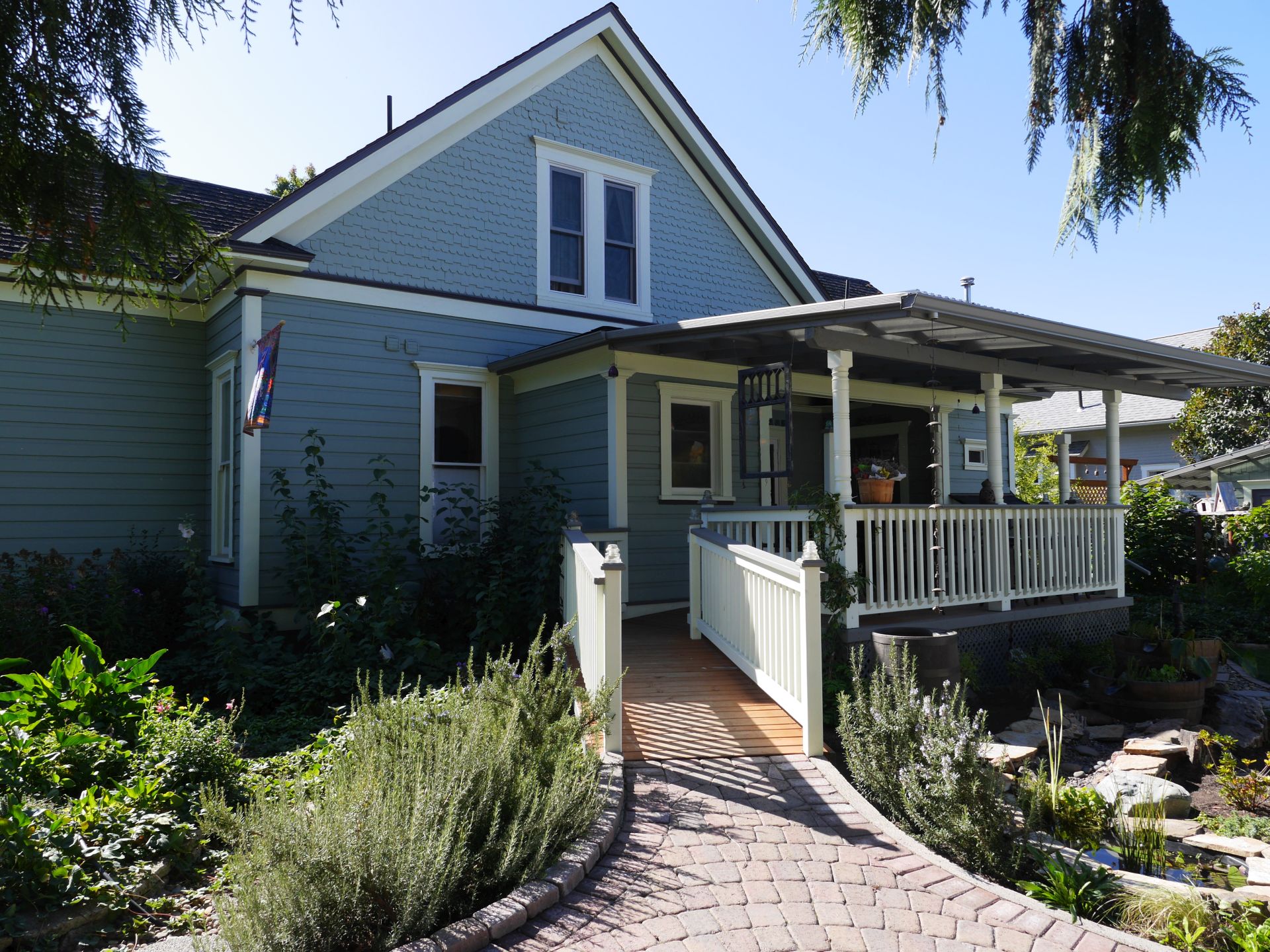 Pony House Inn Suites Cottages