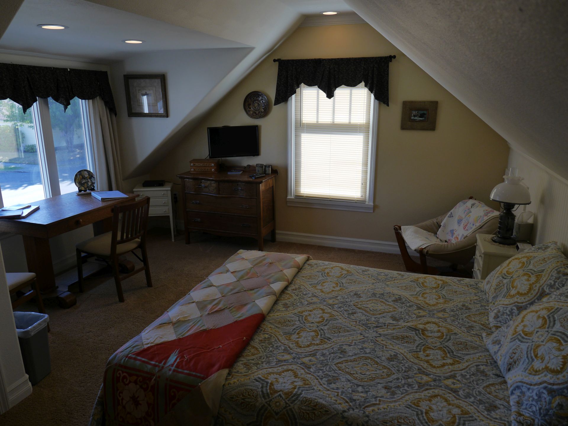 Pony House Inn Suites Cottages