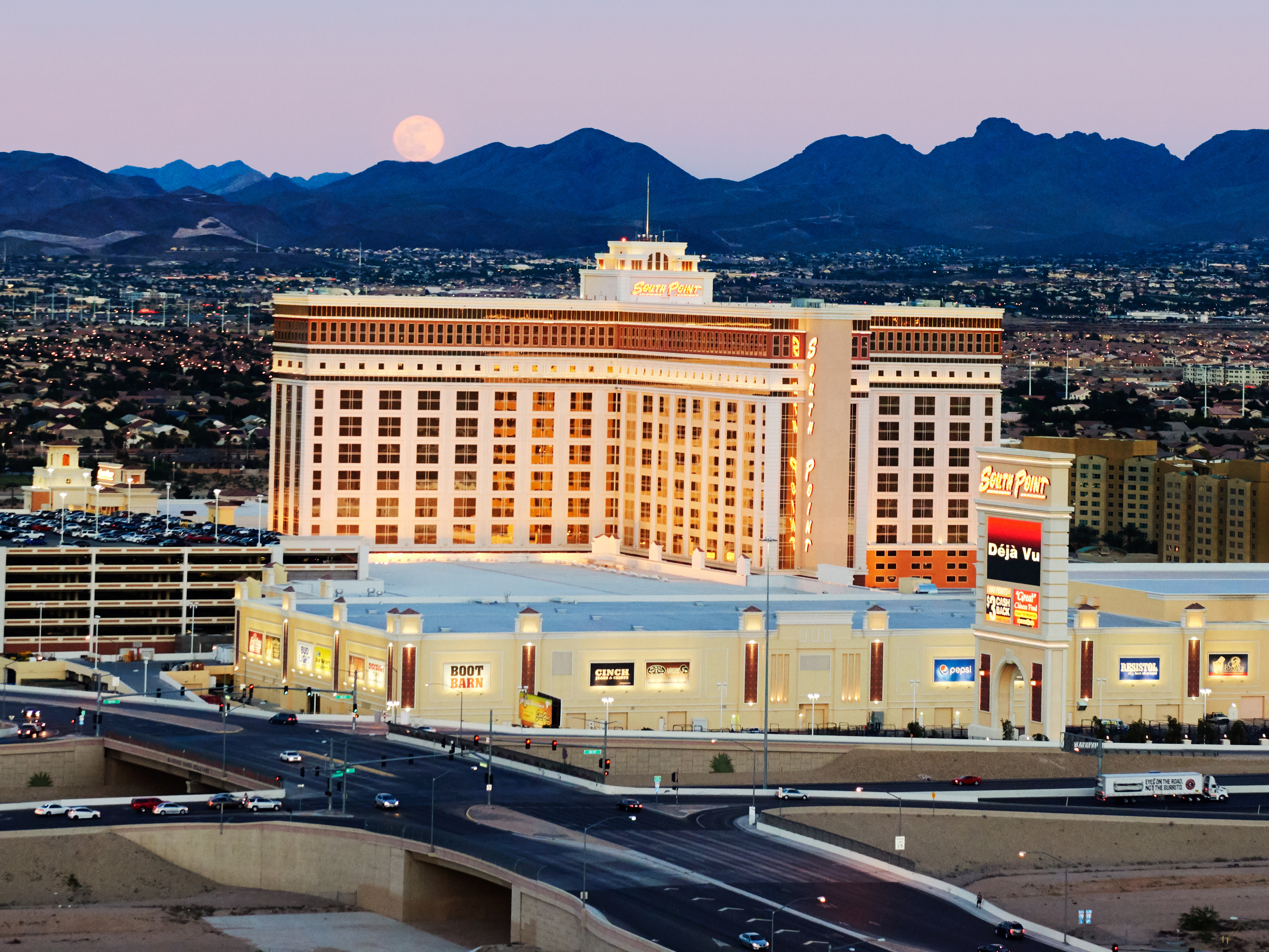 South Point Hotel, Casino, and Spa (Las Vegas, USA) - Hotel Tour in Las  Vegas Blvd 