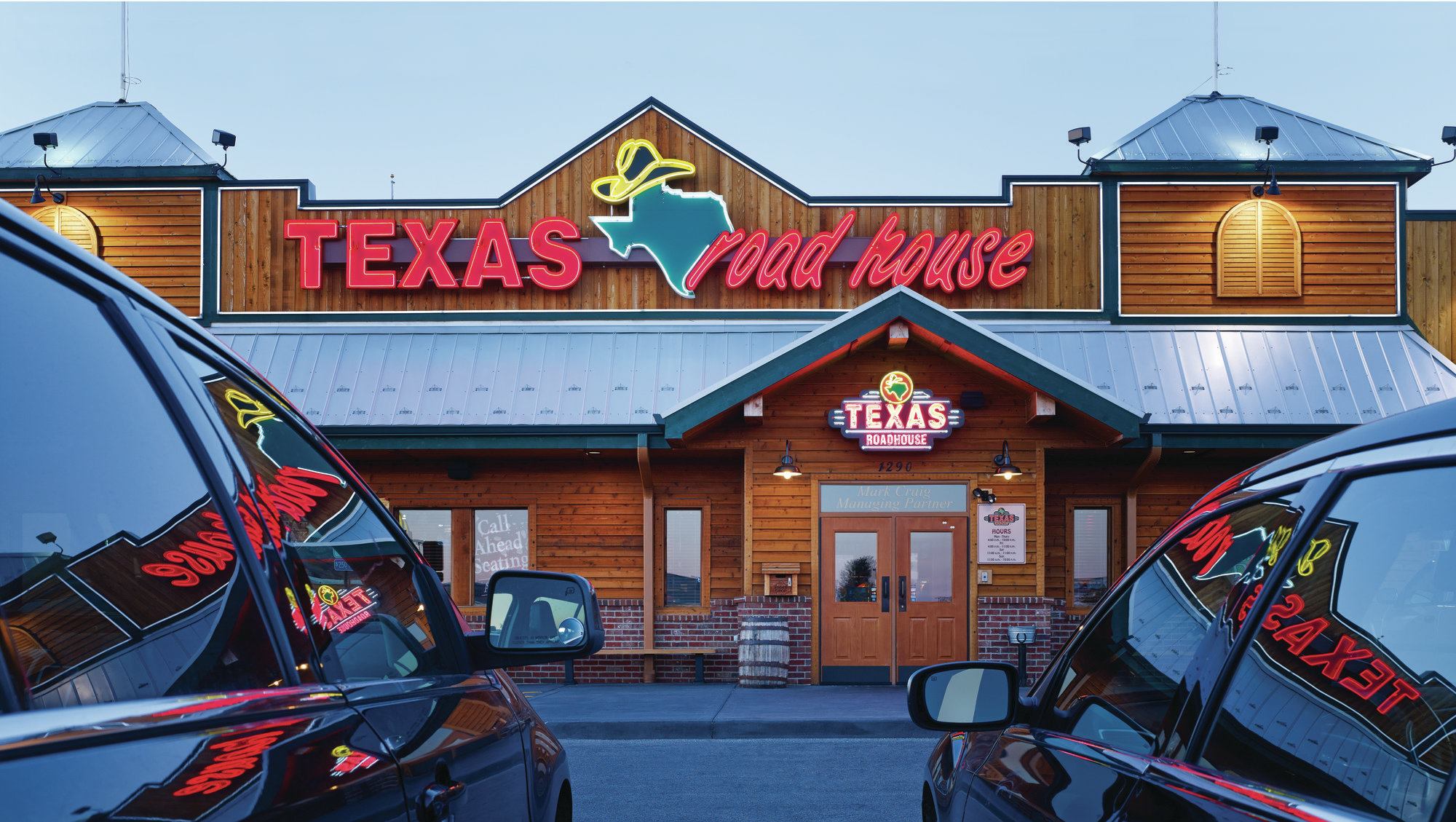 Texas roadhouse outdoor seating hot sale