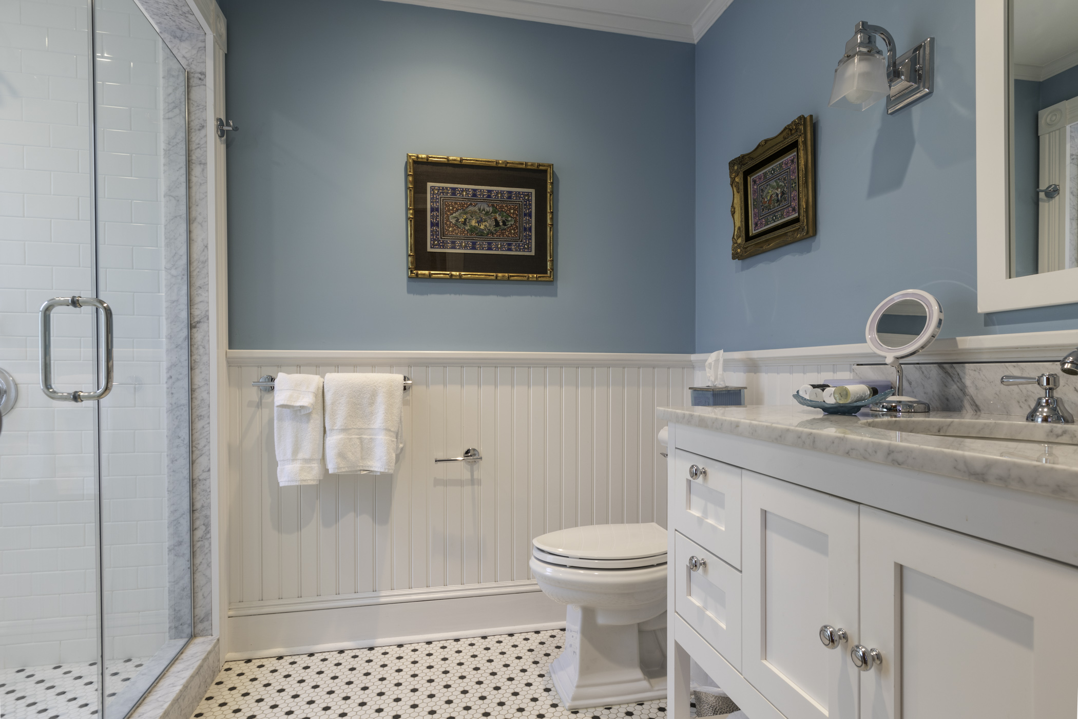 Artist Room bathroom
