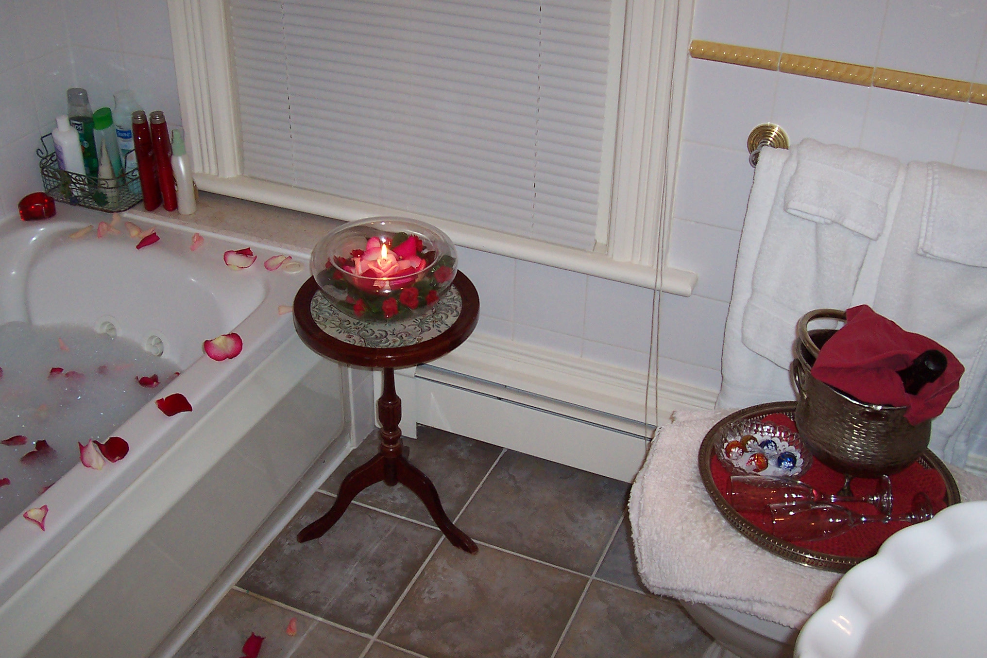 Aromatherapy Bath - Five sense aromatherapy bath:nTasting- Champagne and trufflesnSeeing-bubbles, rose petals, candlesnHearing-romantic musicnTouching & Feeling-Warm water with bath salts and aromatherapy oilsnPsychic- Sense of well being