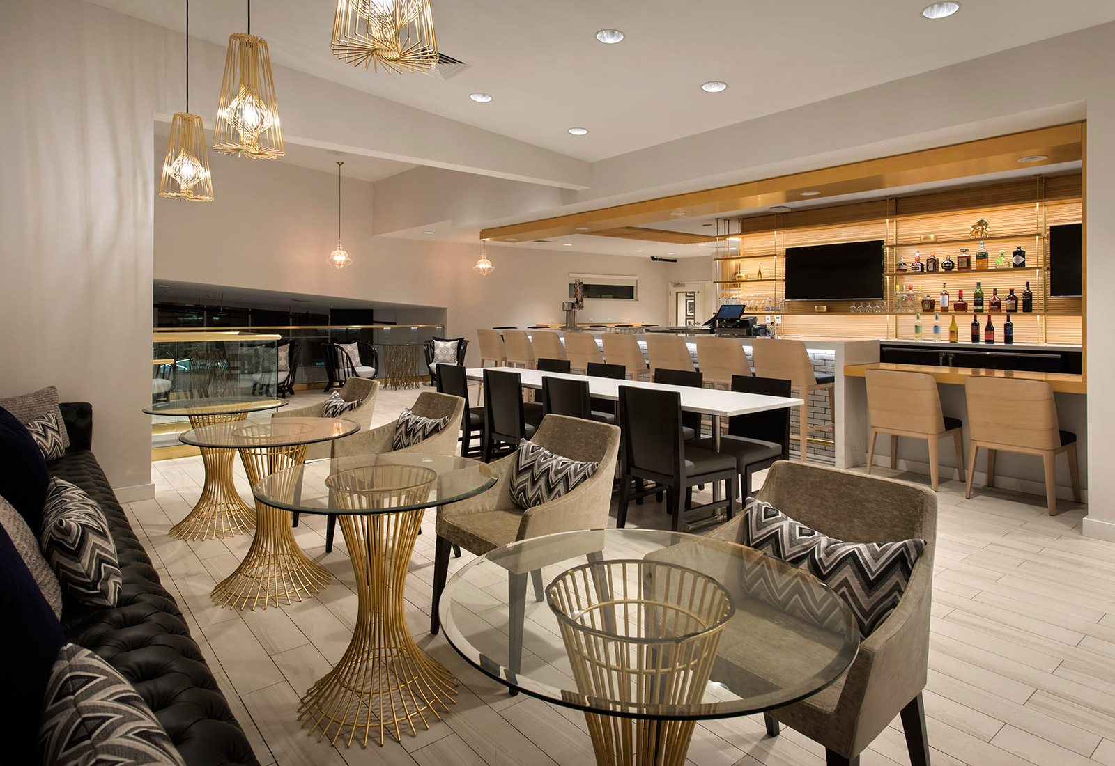 Lobby - Bar - Enjoy seasonal craft cocktails and beer with your friends and family in our contemporary bar and lounge.
