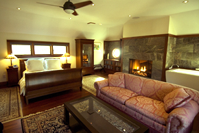 Art House Master Guest - Master Guest Room