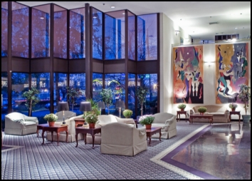 191_313_Holiday Inn LI Lobby.JPG