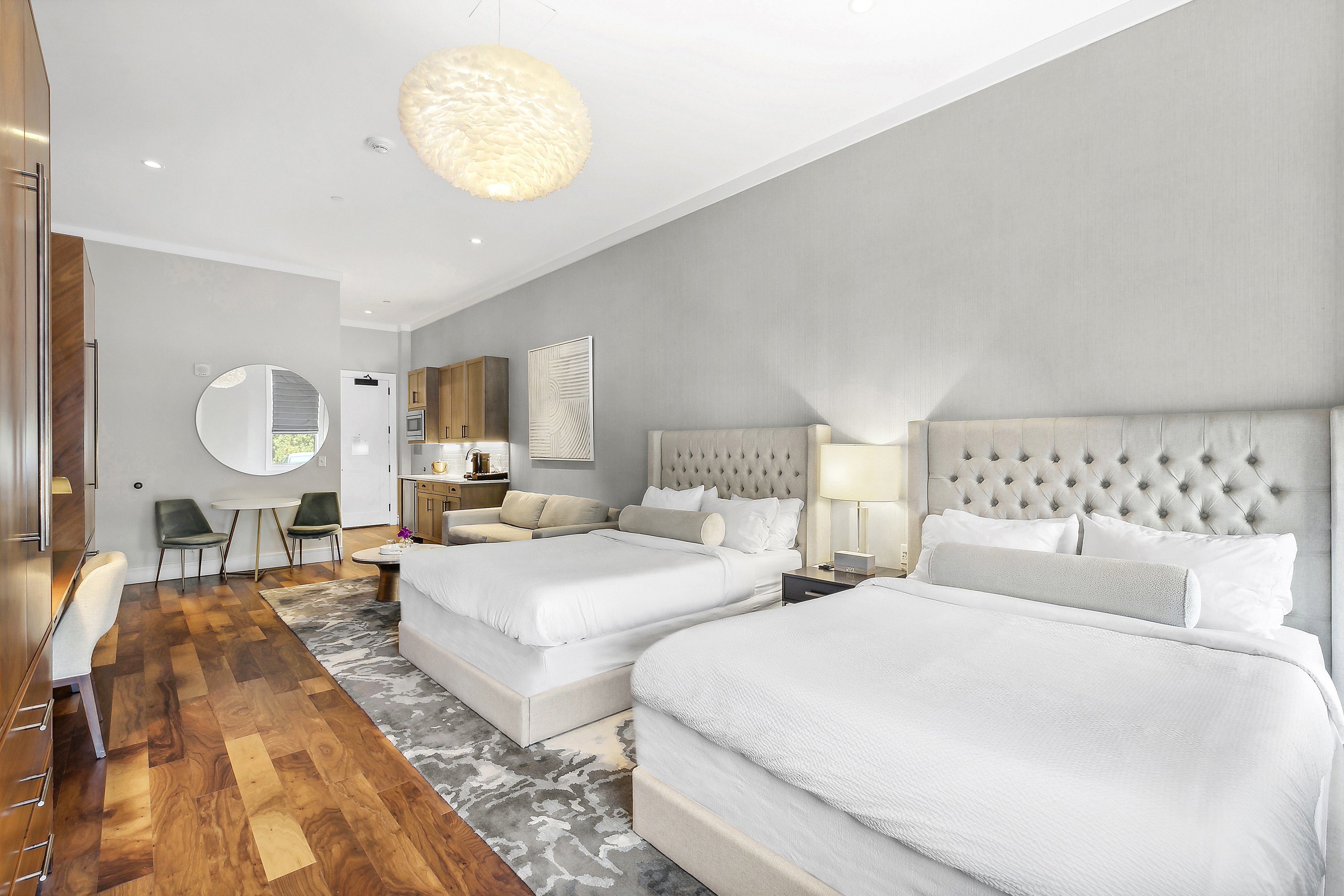 2 Queen Suite