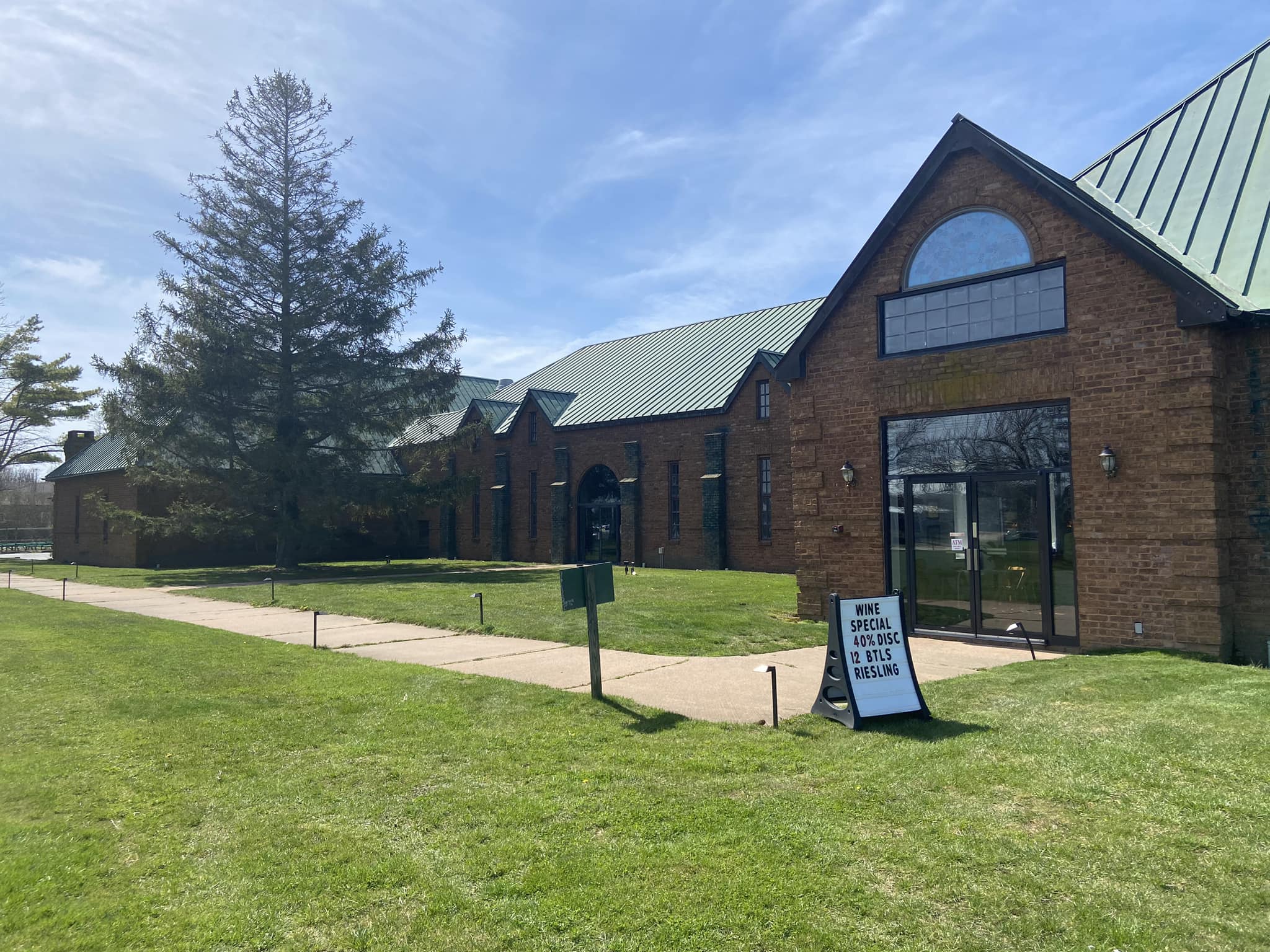 Duck Walk Vineyards Exterior