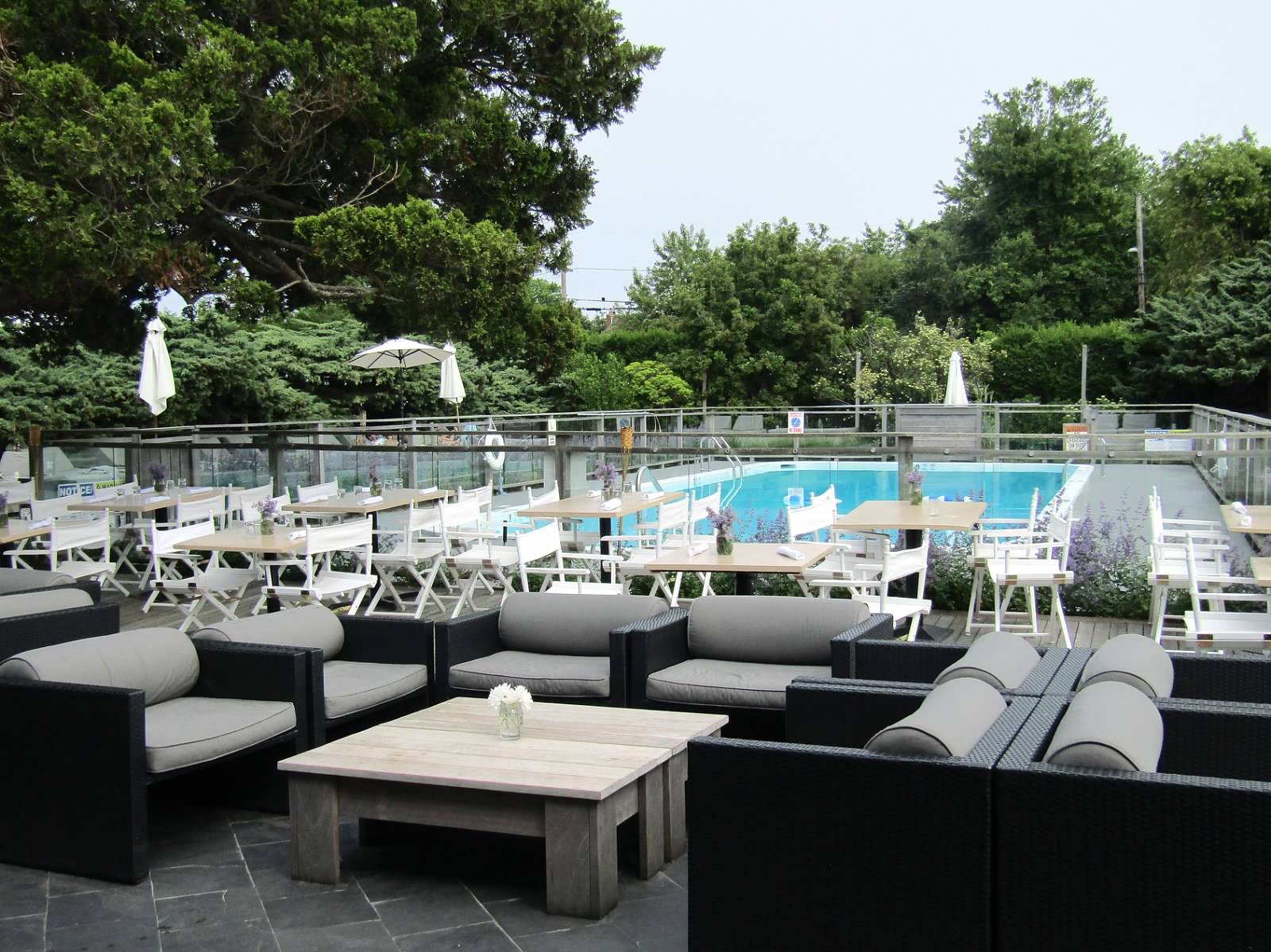 Poolside Patio Lounge - Sole East Resort- Poolside Patio Lounge