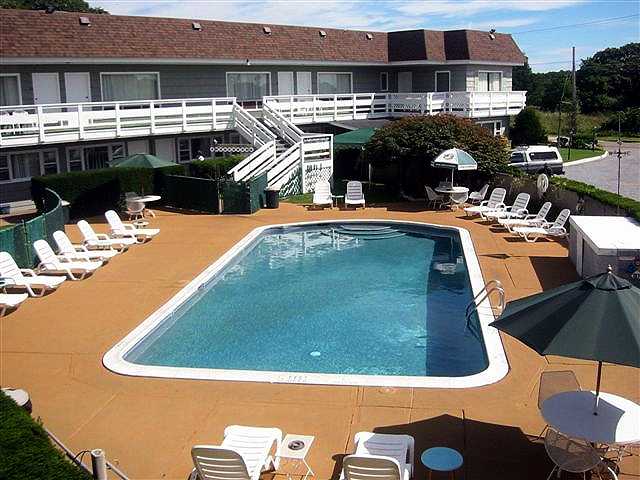 5018_613_Harborside Motel pic.jpg