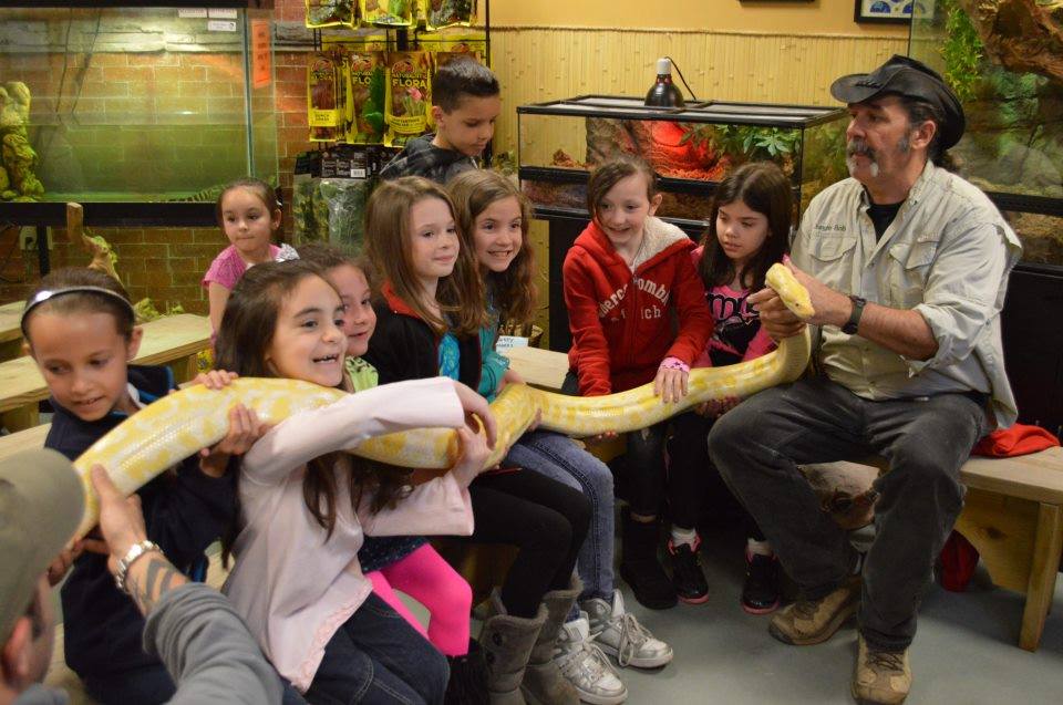 7670_2875.jpg - Kids with Snake