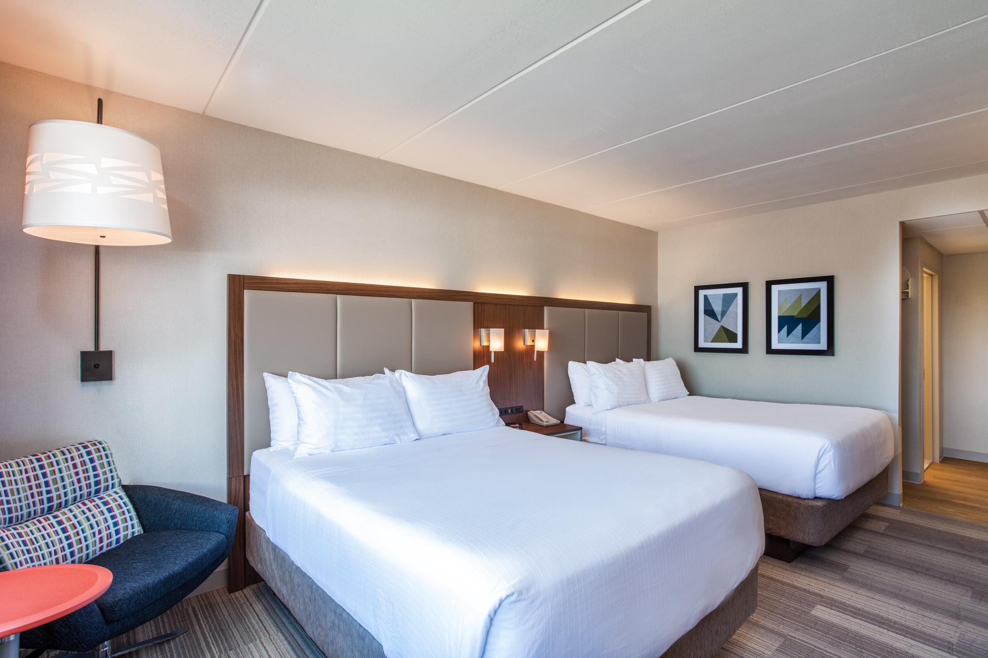 2 Queen Standard Guestroom