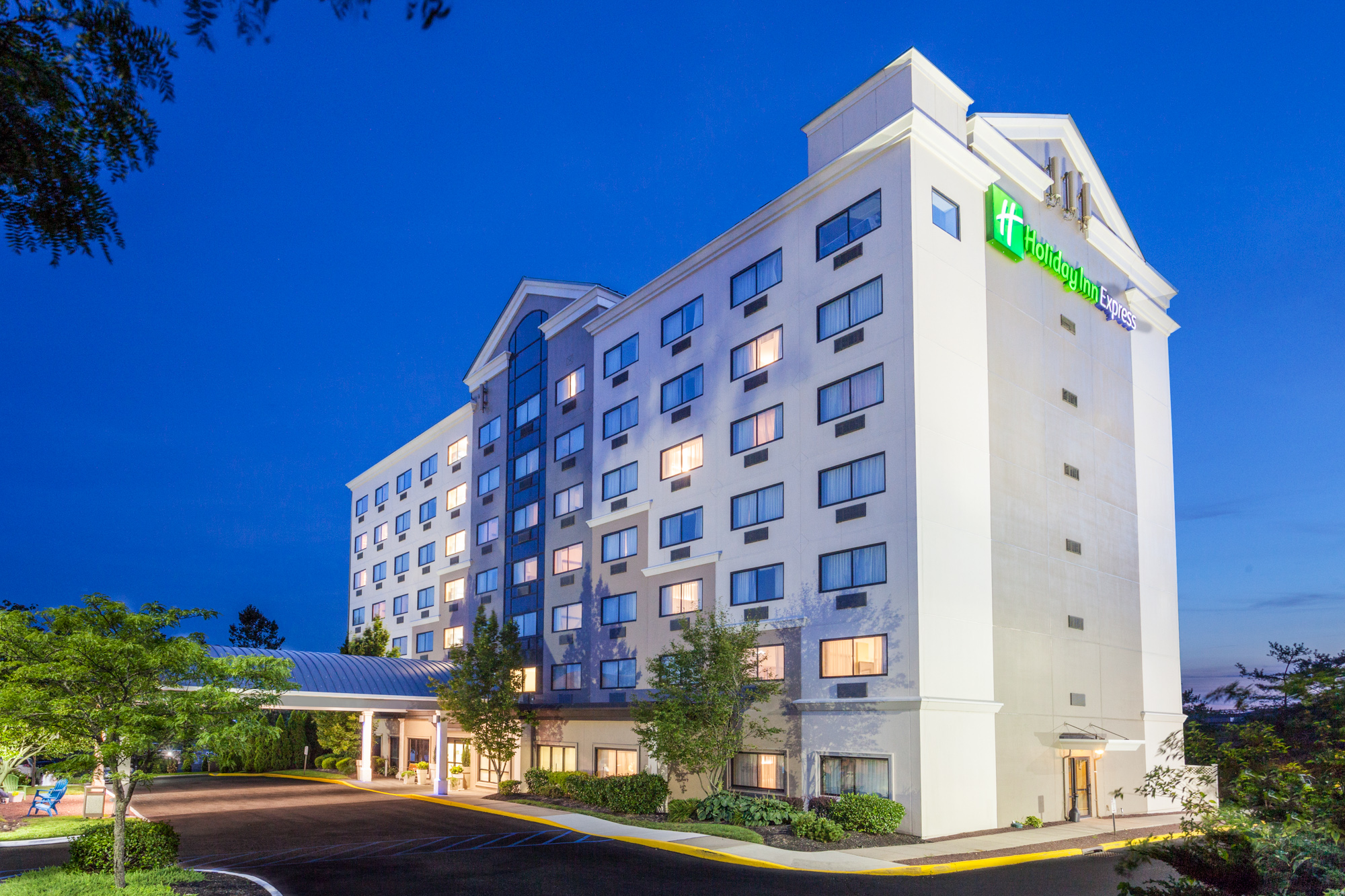 Holiday Inn Express Exterior
