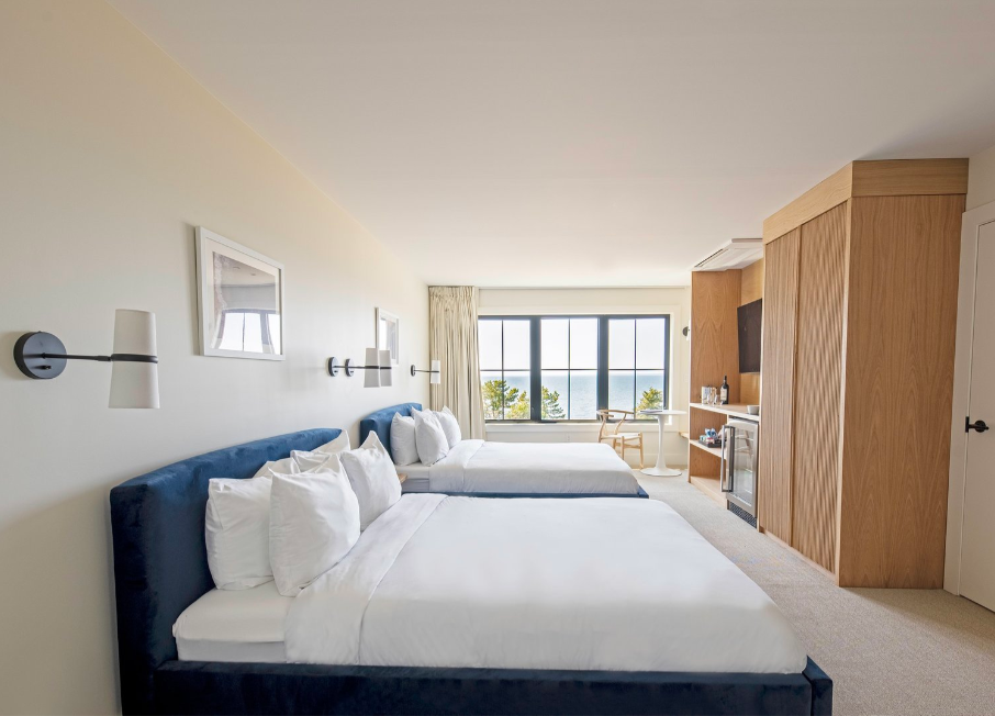 Hotel Moraine Room