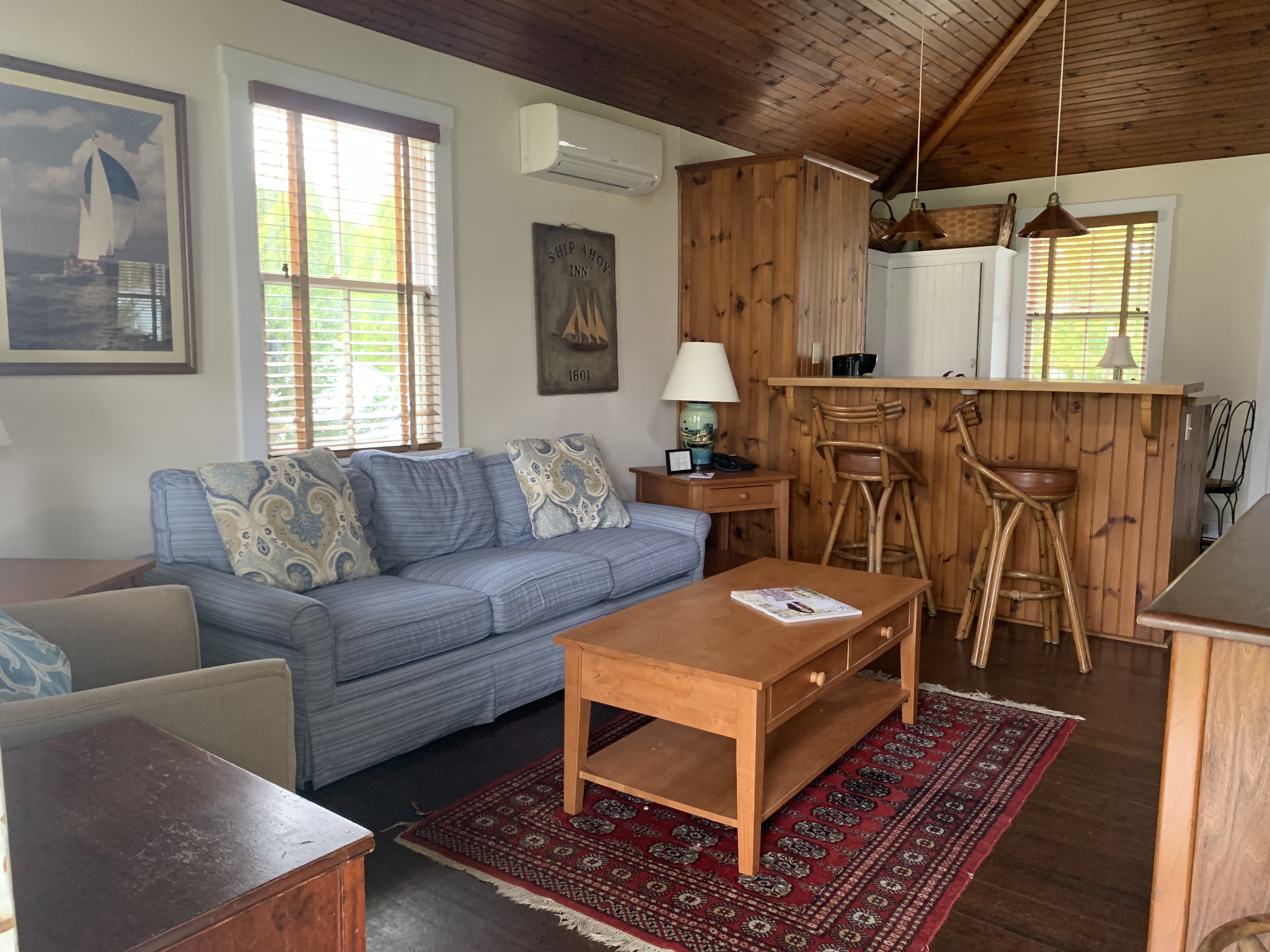 Cottage 10 living room