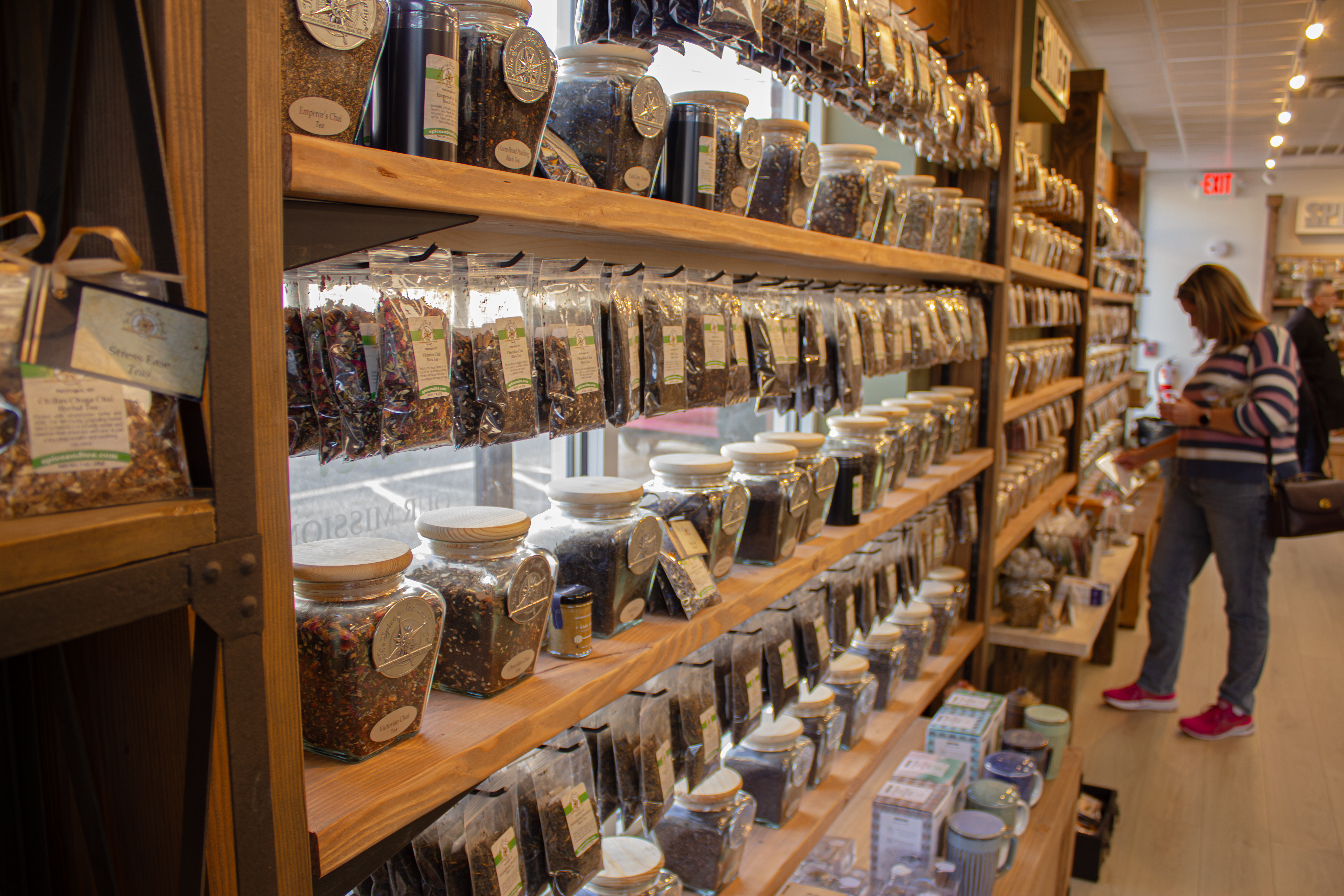 100+ loose leaf teas - 100+ loose leaf teas