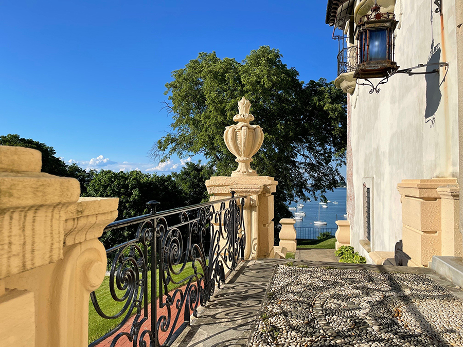 Memorial Wing Entrance to Mansion