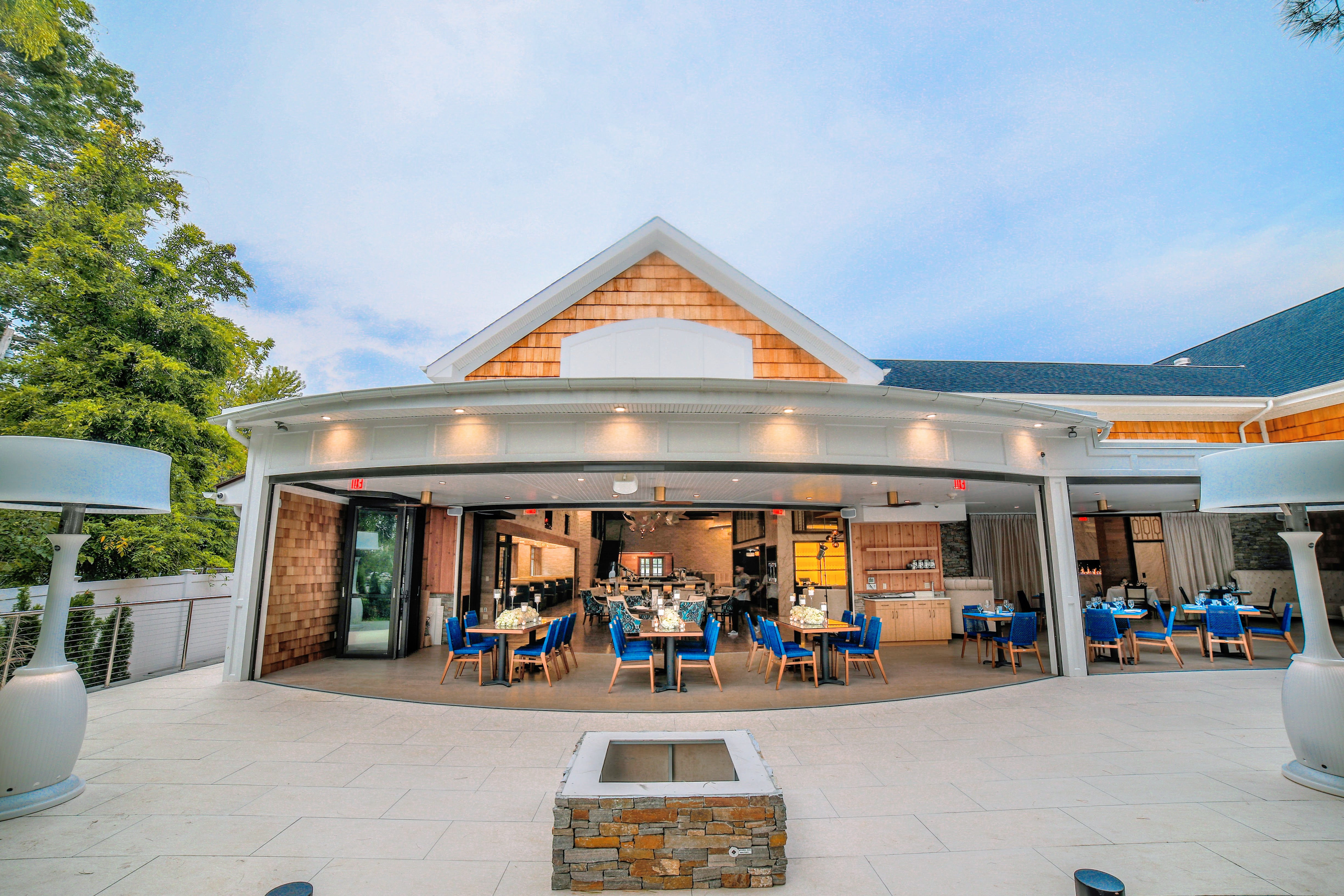 Outdoor dining - Outdoor dining