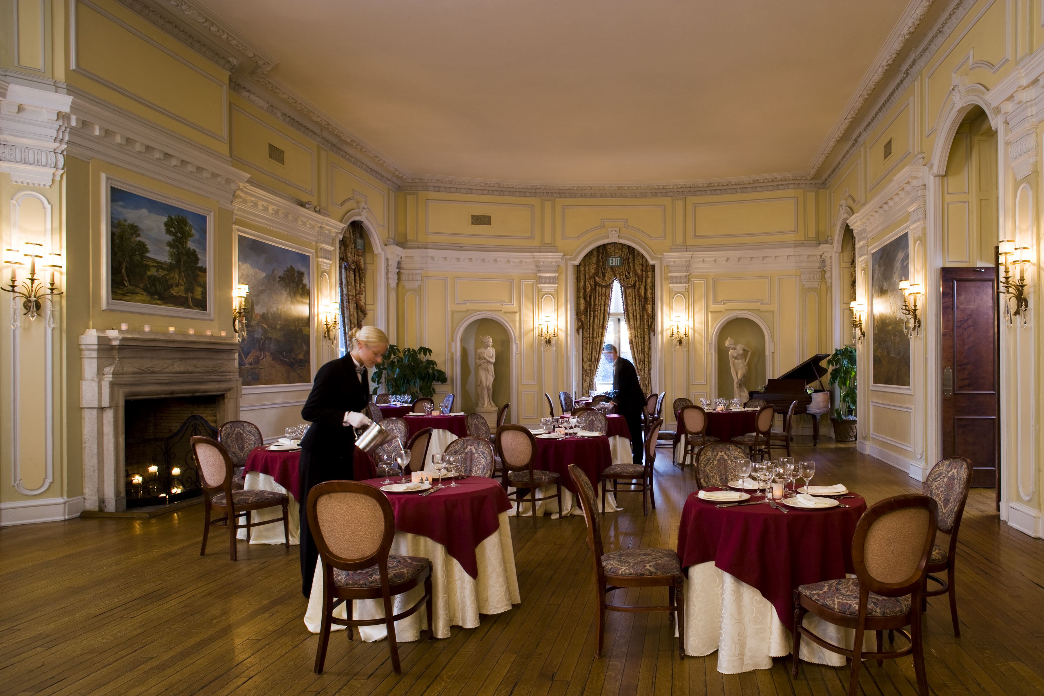 OHEKA CASTLE