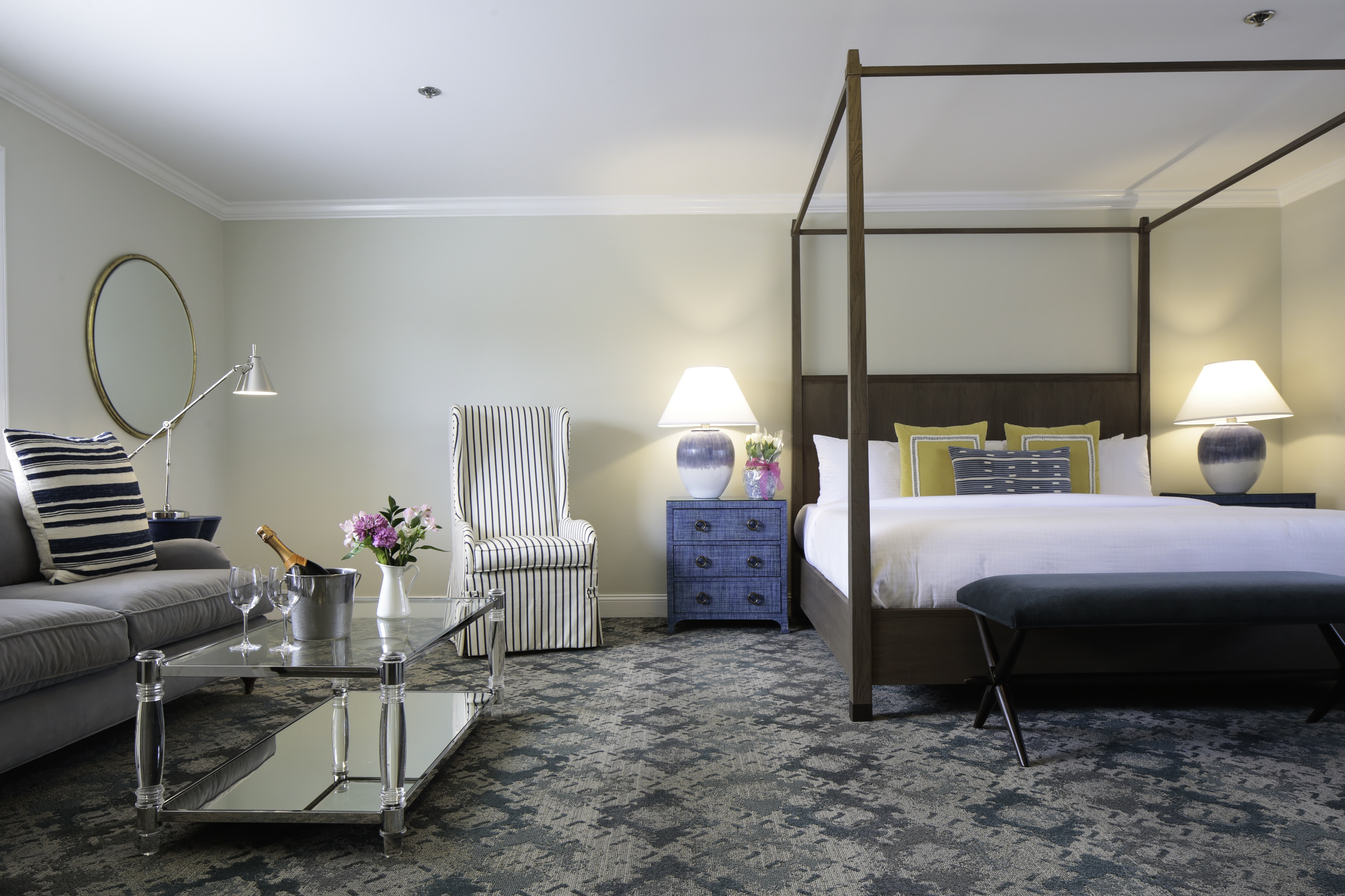 Premium King Room at Southampton Inn - Southampton Inn Elegant Guest Room