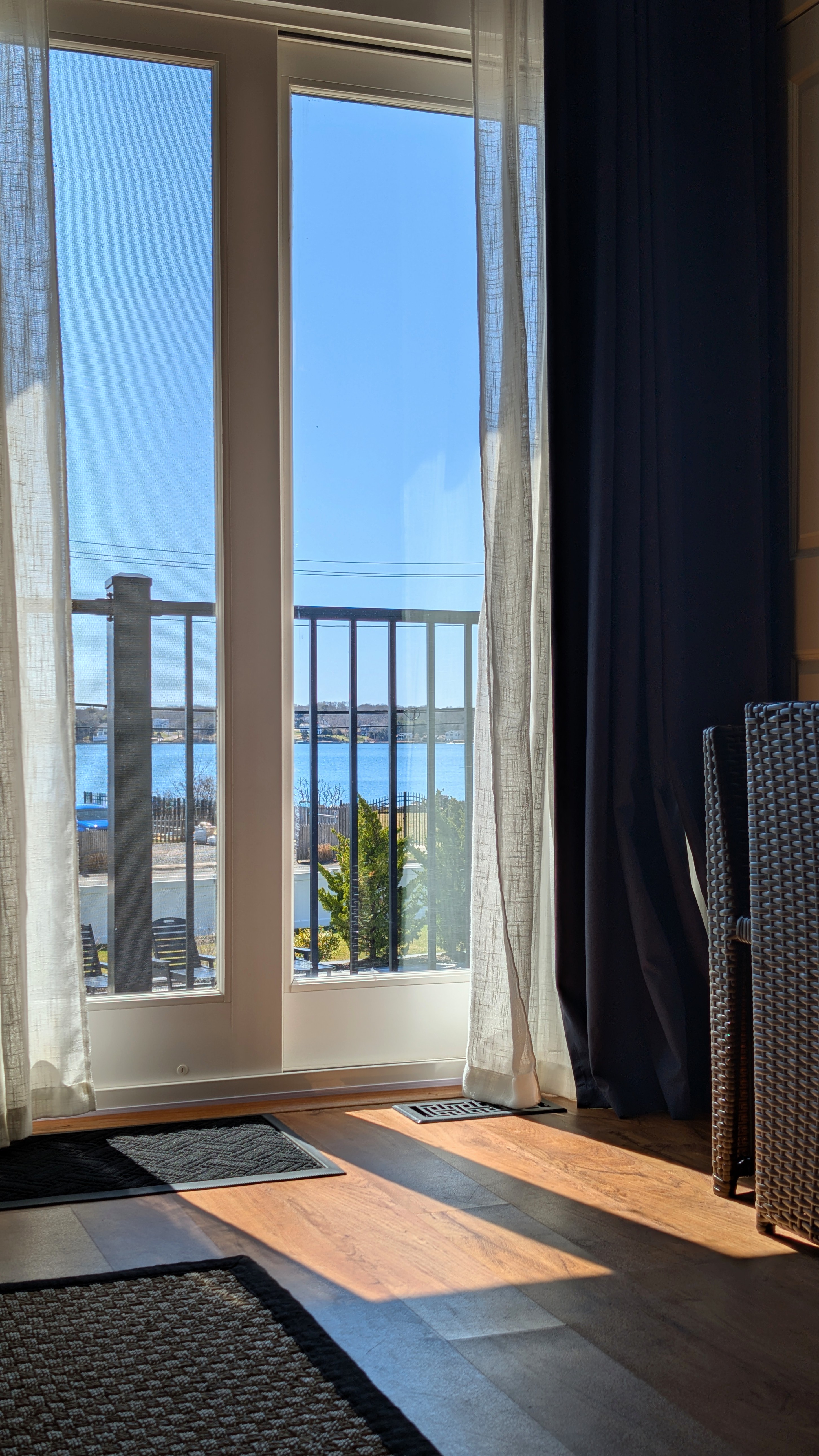 Living Room View in Cottage King Suite