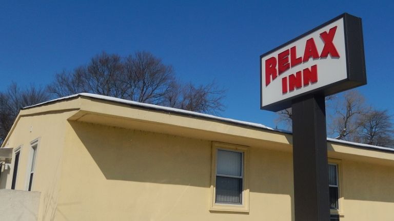 RELAX INN
