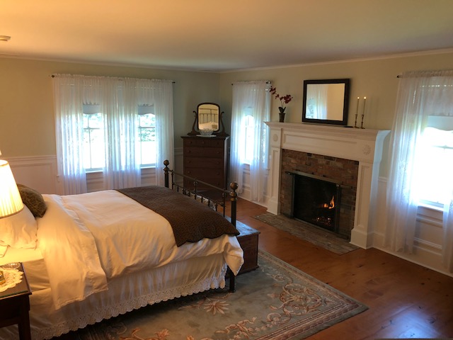 Our luxury suite awaits ... - Complete with a fireplace and bath with luxurious soaking tub and glass enclosed shower!