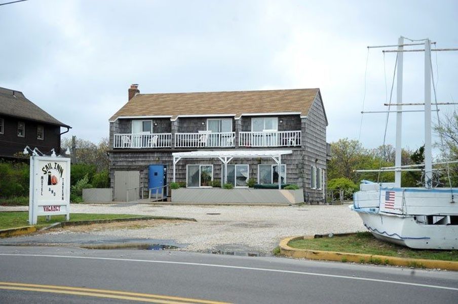 Sail inn