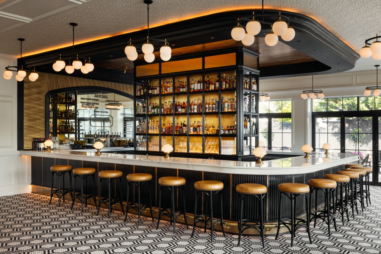 The James Bar - Babylon Village Restaurant & Bar